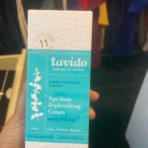 Lavish Age Away Replenishing cream new